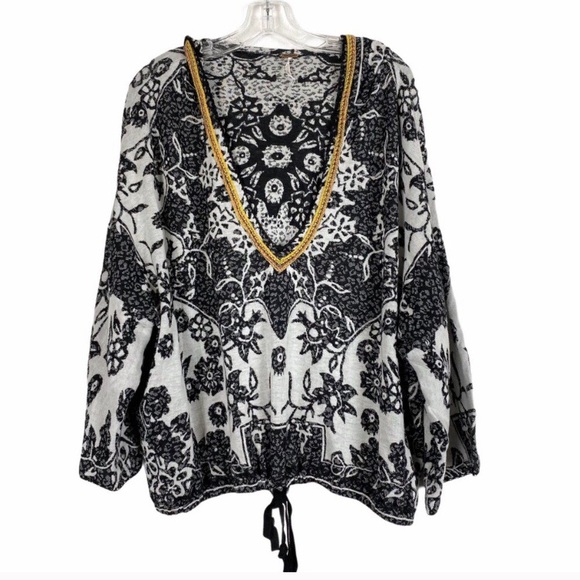 Free People hoodie, pullover, sweater - Picture 2 of 6